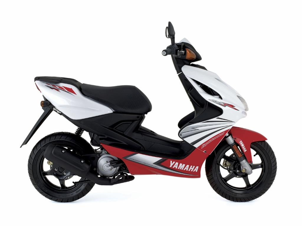 2014 Yamaha Aerox 4 Photos, Informations, Articles - Bikes 