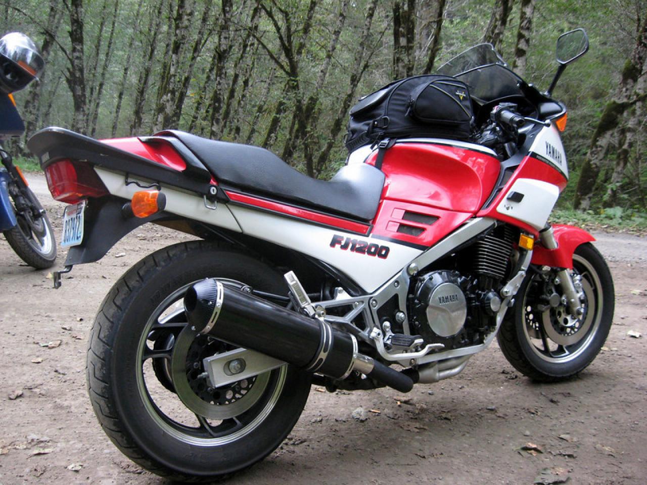 Review of Yamaha FJ 1100 1985: pictures, live photos 