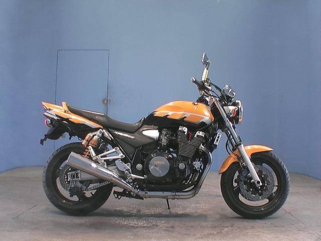2002 Yamaha XJR 1300 - Moto.ZombDrive.COM